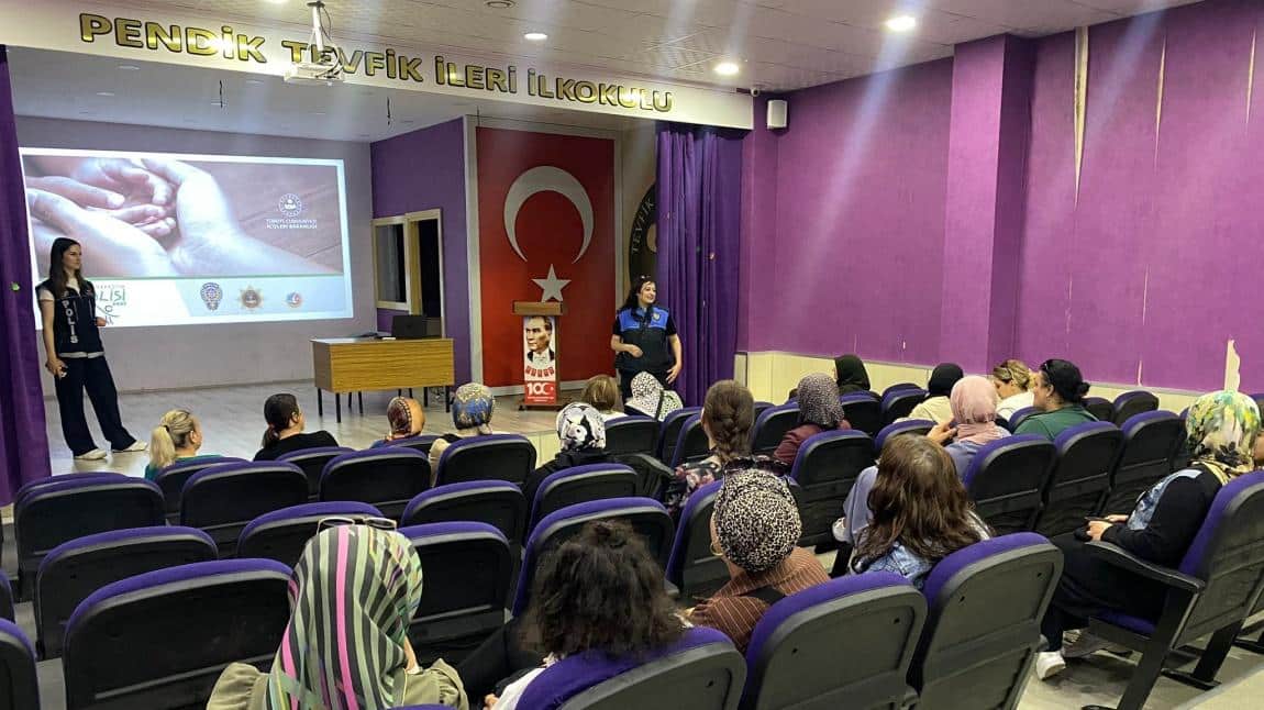 En İyi Narkotik Polisi Anne Semineri